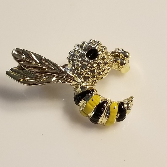 Vintage Jewelry - Vntg Bee pin/brooch
